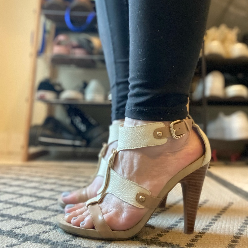 Nine West genuine leather nude gladiator sandals